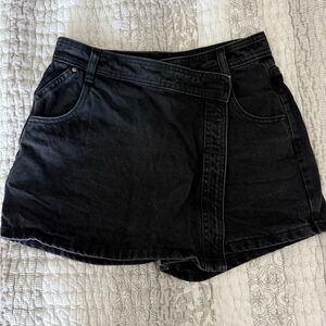 Zara Black Skorts with Modern Design